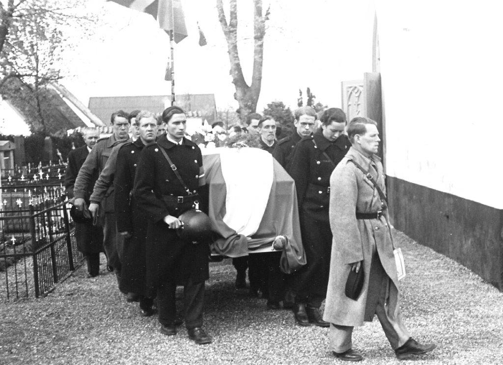 Befrielsesdagene i Dragr 1945. Del 1 af 3 - Dines Bog