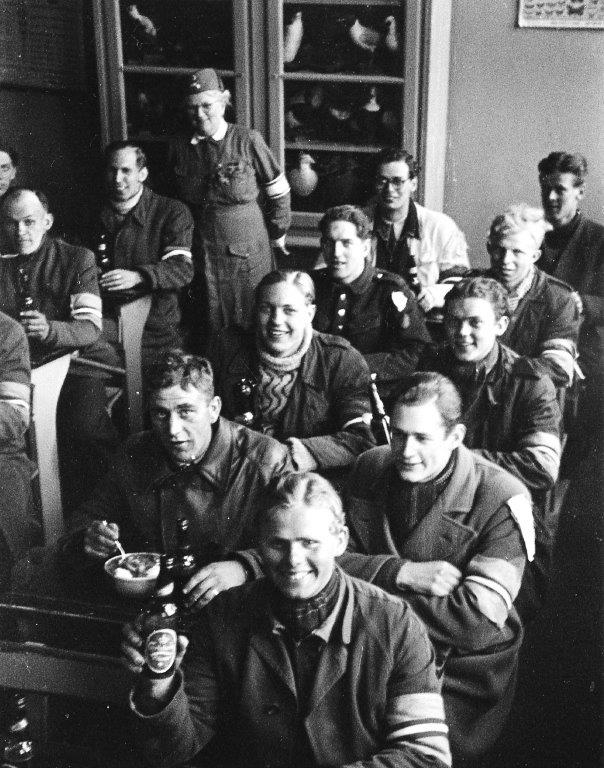 Befrielsesdagene i Dragr 1945. Del 1 af 3 - Dines Bog