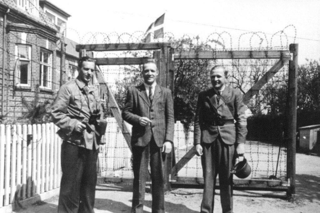 Befrielsesdagene i Dragr 1945. Del 1 af 3 - Dines Bog