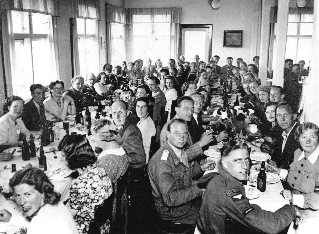 Befrielsesdagene i Dragr 1945. Del 2 af 3 - Dines Bog